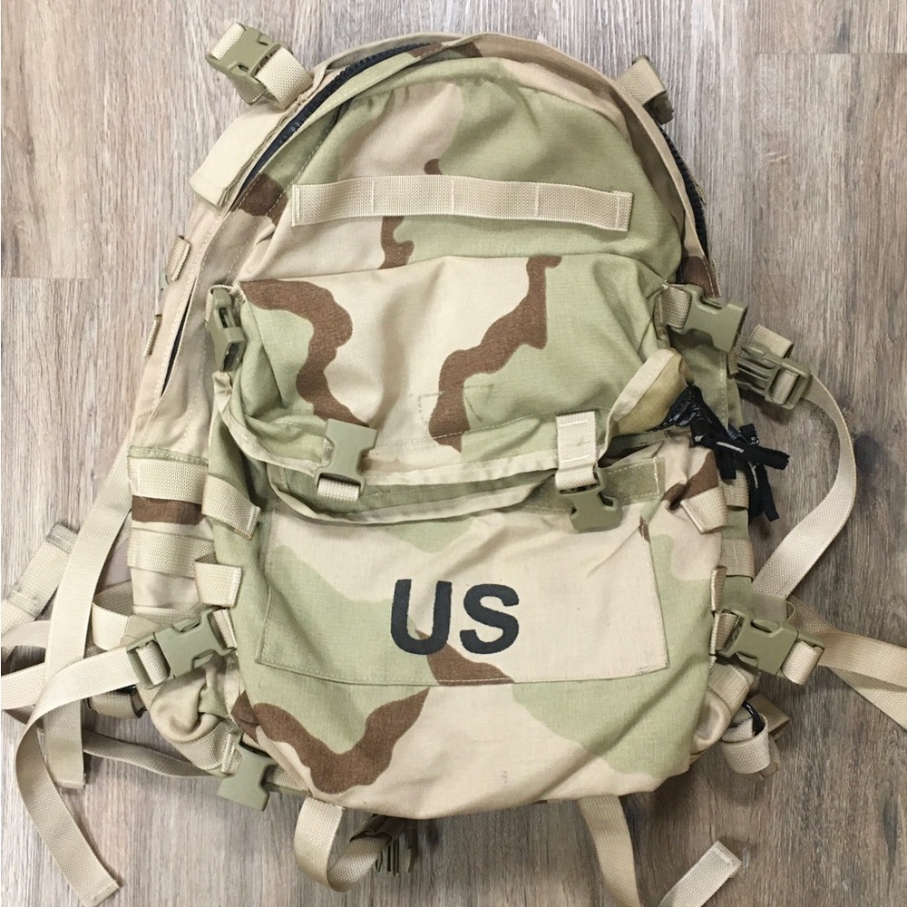 US Army Molle 2 Modular Lightweight Load Carrying  Assault Desert Camo Backpack